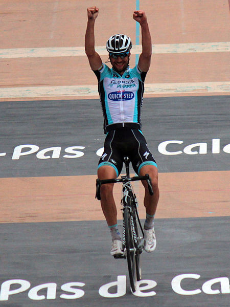 Tom Boonen celebrates in classic style (Photo: Roxanne King Flickr CC)