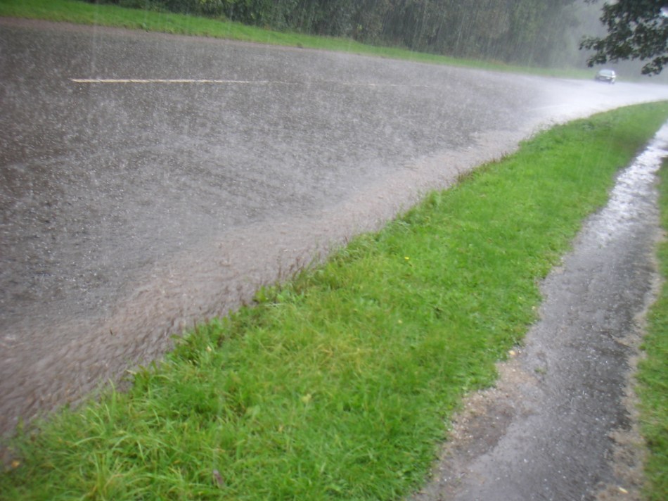 Anyone fancy a bike ride? (Image: leehaywood - Flickr CC)