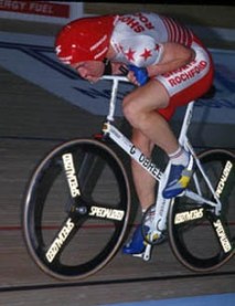 Graeme Obree in his famous chest-first riding position (Image: Public Domain via Wikipedia)