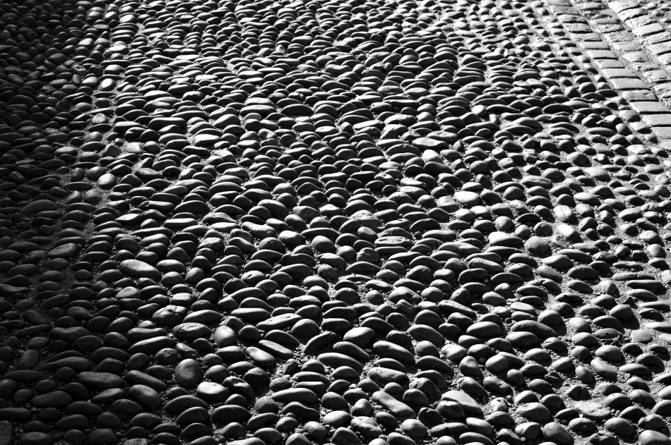 cobblestone-581108_1920